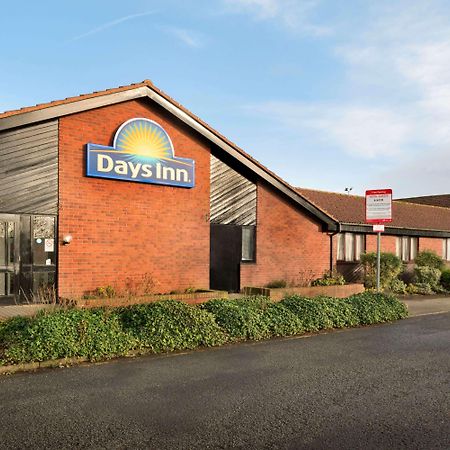 Days Inn Hotel גרטנה גרין מראה חיצוני תמונה