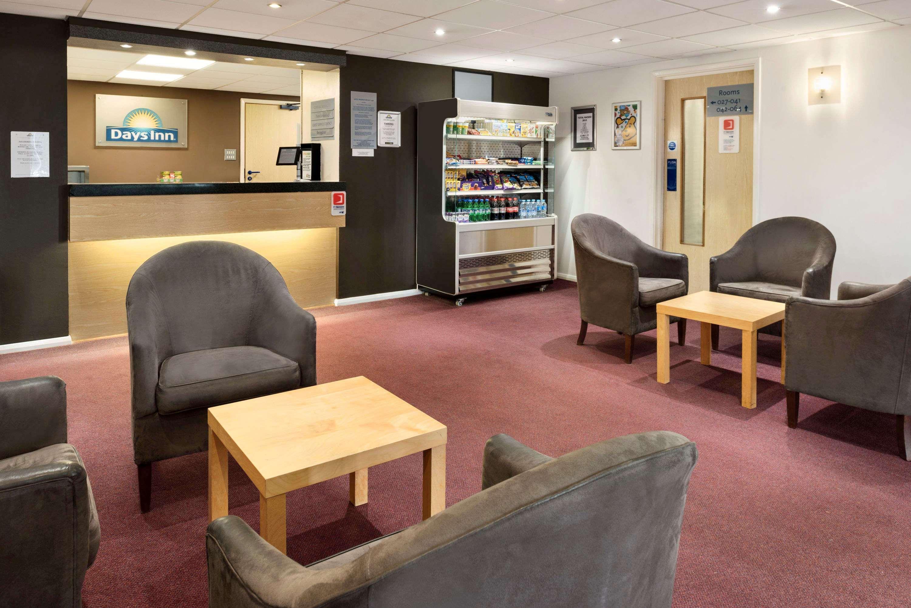 Days Inn Hotel גרטנה גרין מראה חיצוני תמונה
