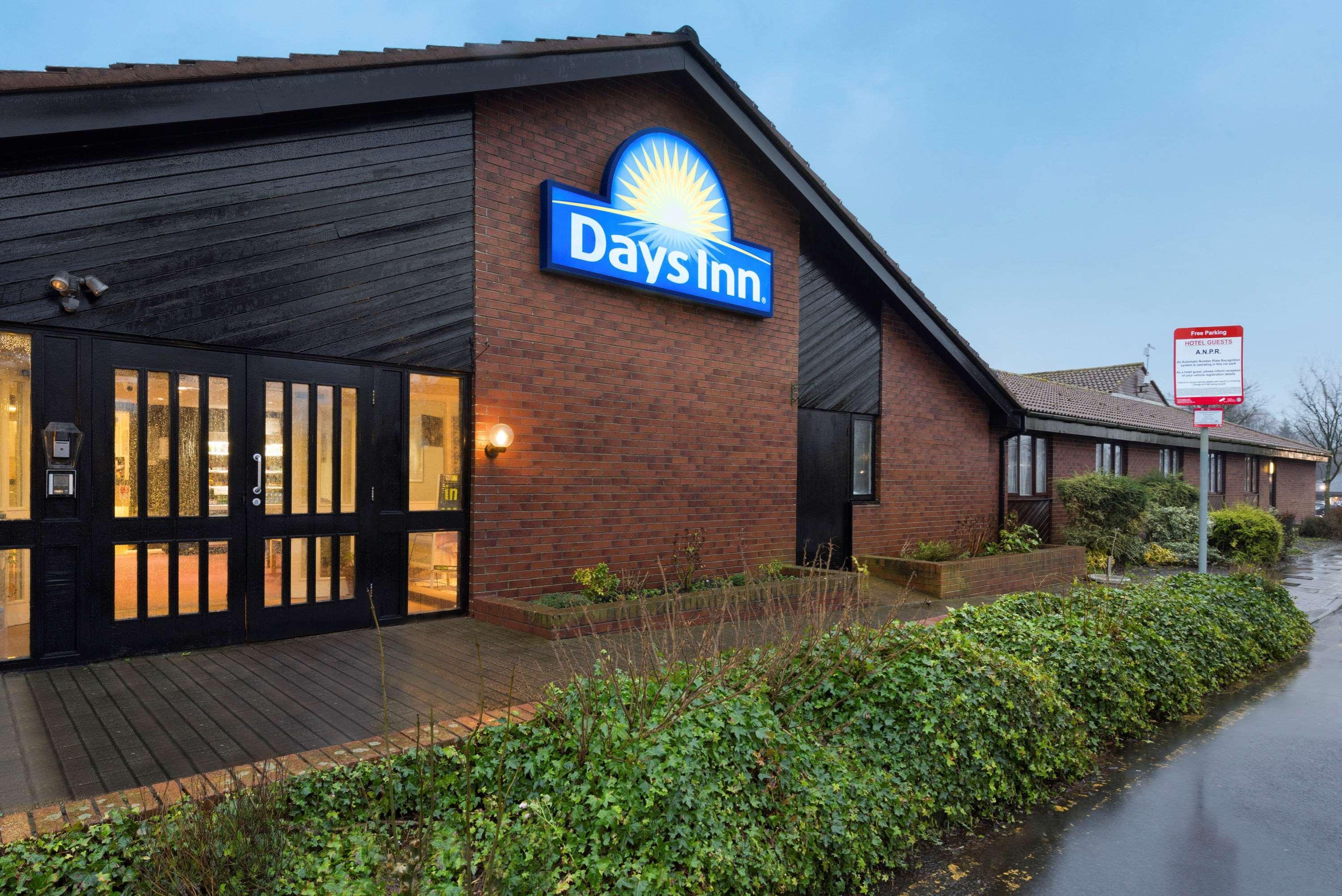 Days Inn Hotel גרטנה גרין מראה חיצוני תמונה