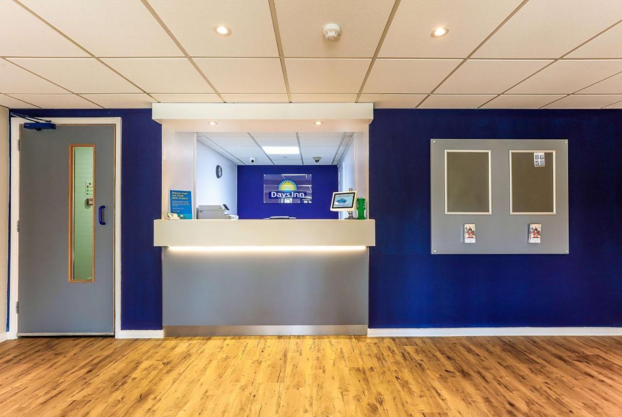 Days Inn Hotel גרטנה גרין מראה חיצוני תמונה