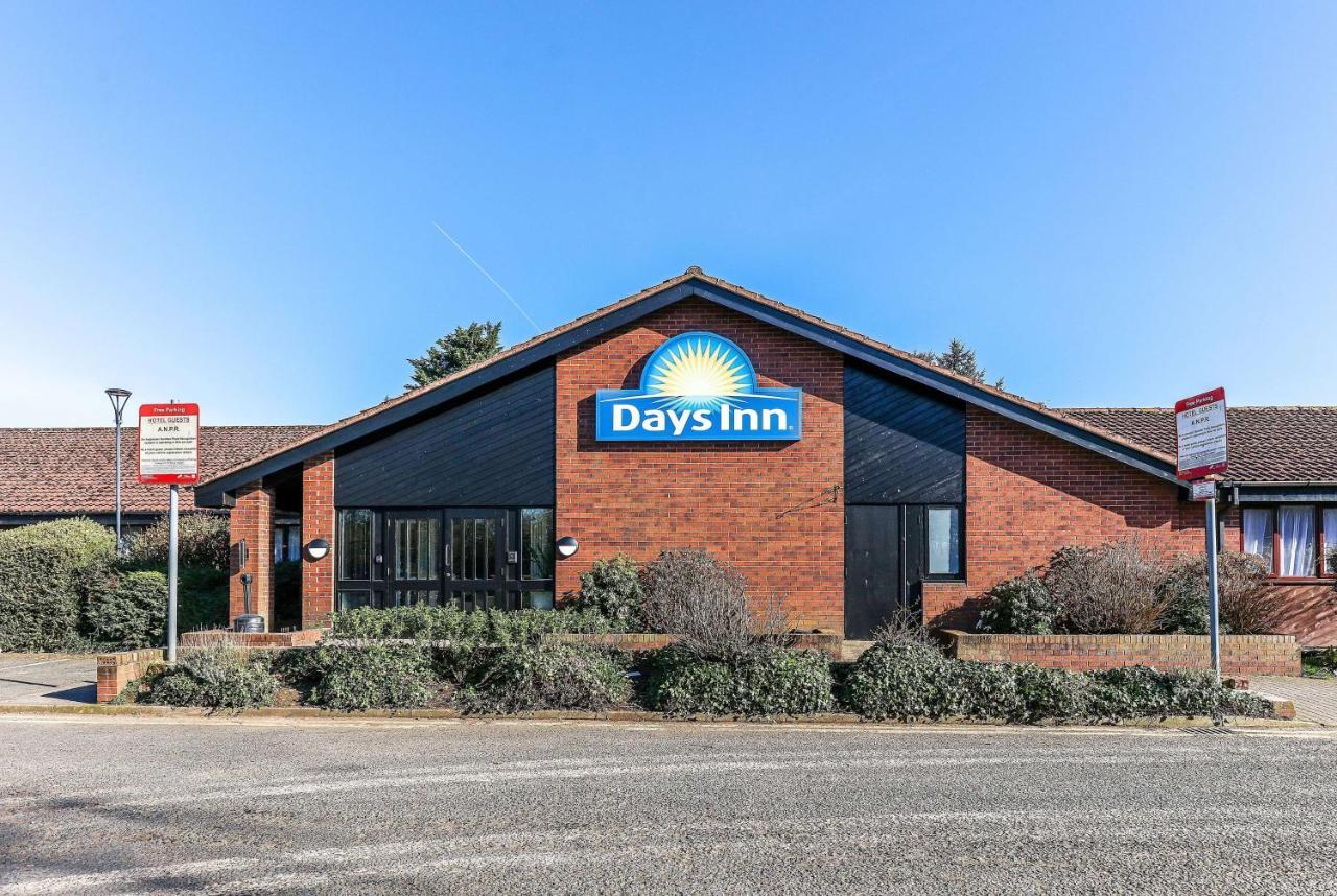 Days Inn Hotel גרטנה גרין מראה חיצוני תמונה