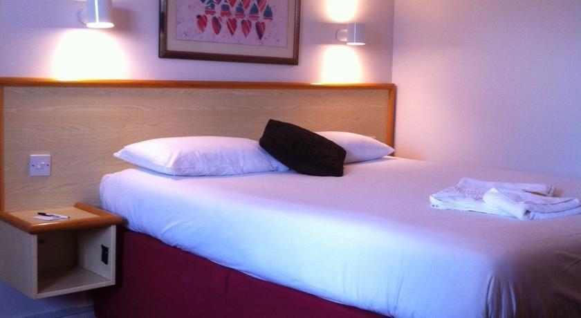 Days Inn Hotel גרטנה גרין מראה חיצוני תמונה